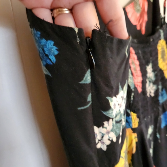 Old Navy Black Floral A-Line Mini Dress Sleeveless Smocked Boho Beach Vacation - Picture 6 of 8